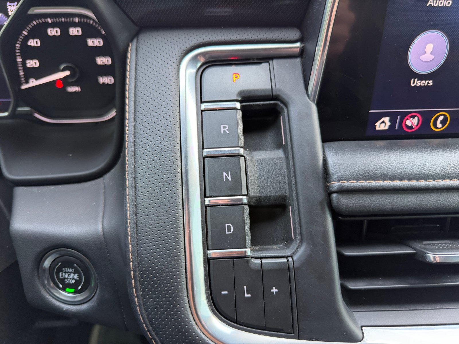 Used 2021 GMC Yukon AT4 w/ Rear Media and Nav Package AWD/4WD image 11