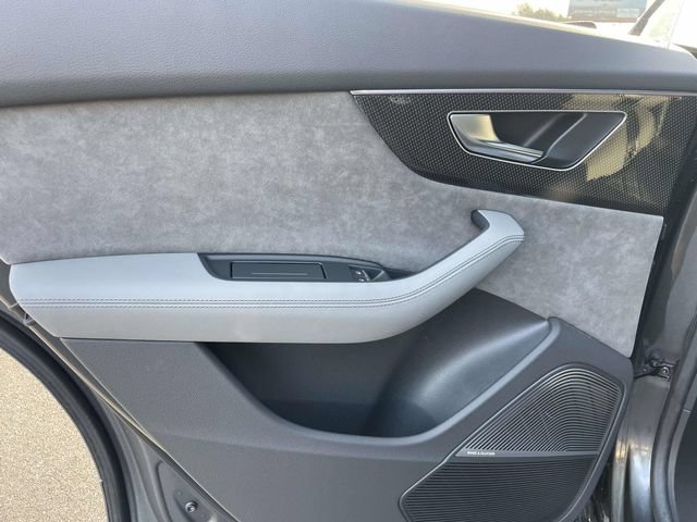 Certified 2022 Audi SQ8 Prestige AWD/4WD image 12
