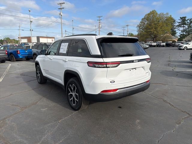 Used 2025 Jeep Grand Cherokee Limited AWD/4WD image 5