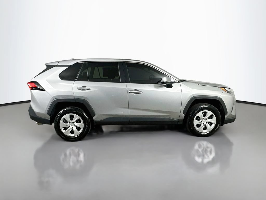 Used 2023 Toyota RAV4 LE AWD/4WD image 7
