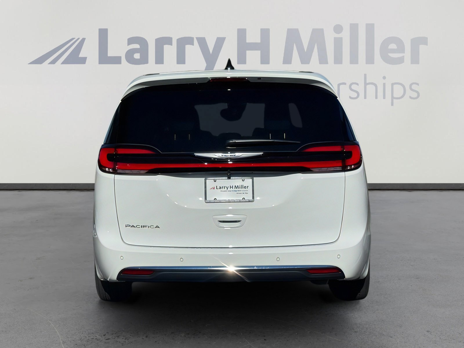 New 2026 Chrysler Pacifica Select image 5