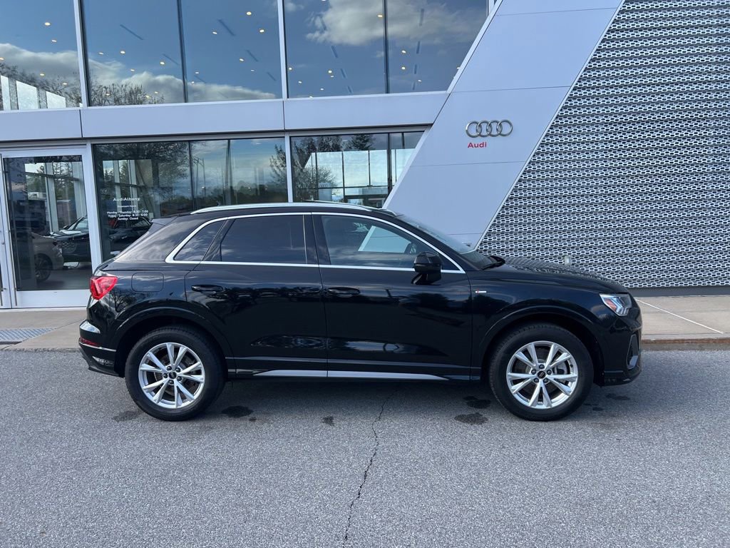 Used 2025 Audi Q3 2.0T Premium w/ Convenience Package AWD/4WD image 16