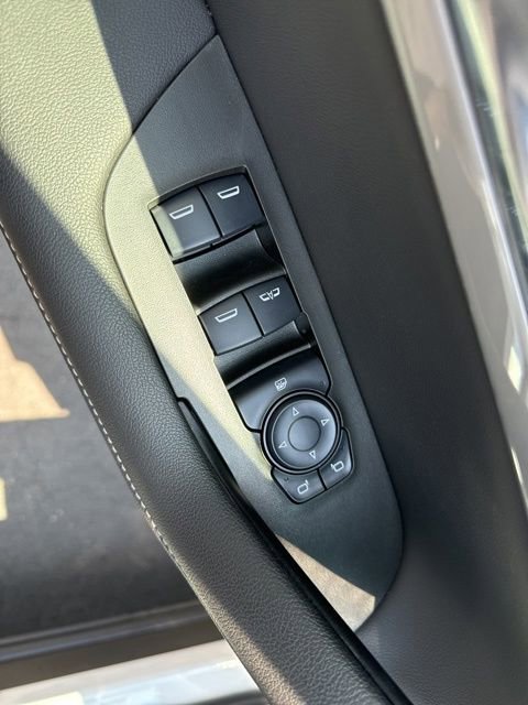 Used 2025 Chevrolet Blazer LT w/ Convenience Package image 8