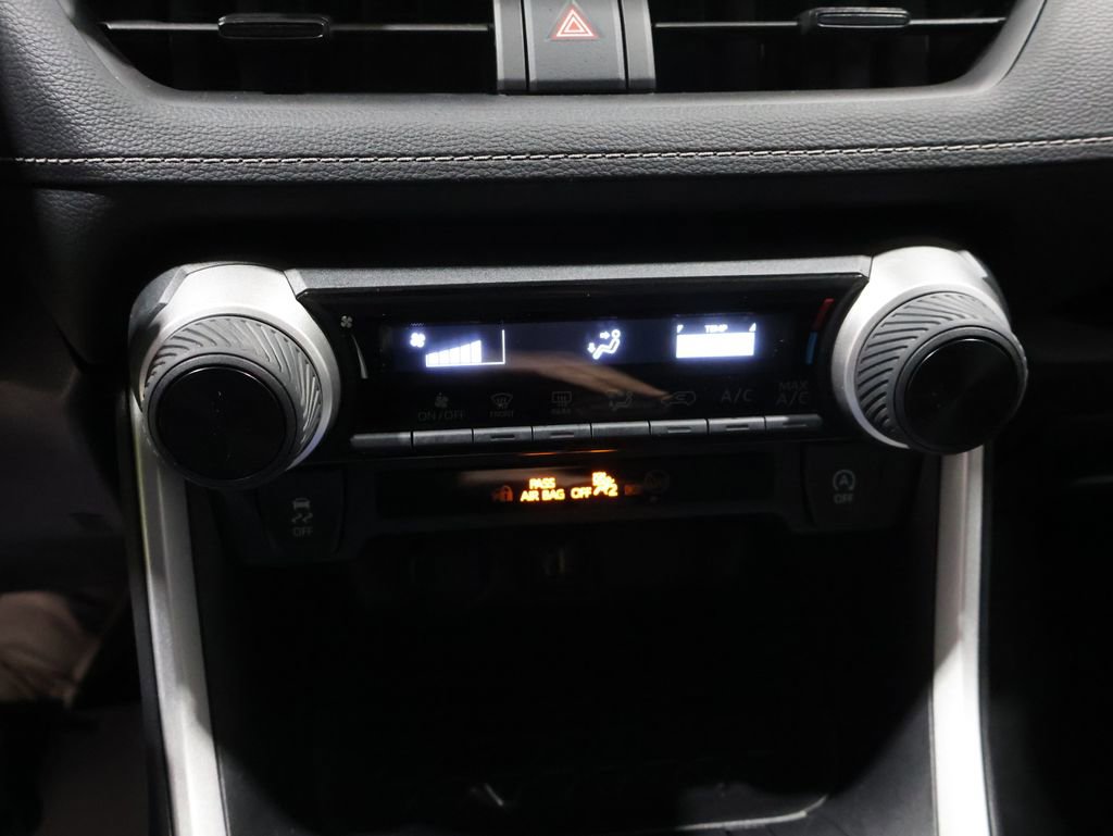 Used 2025 Toyota RAV4 LE image 29