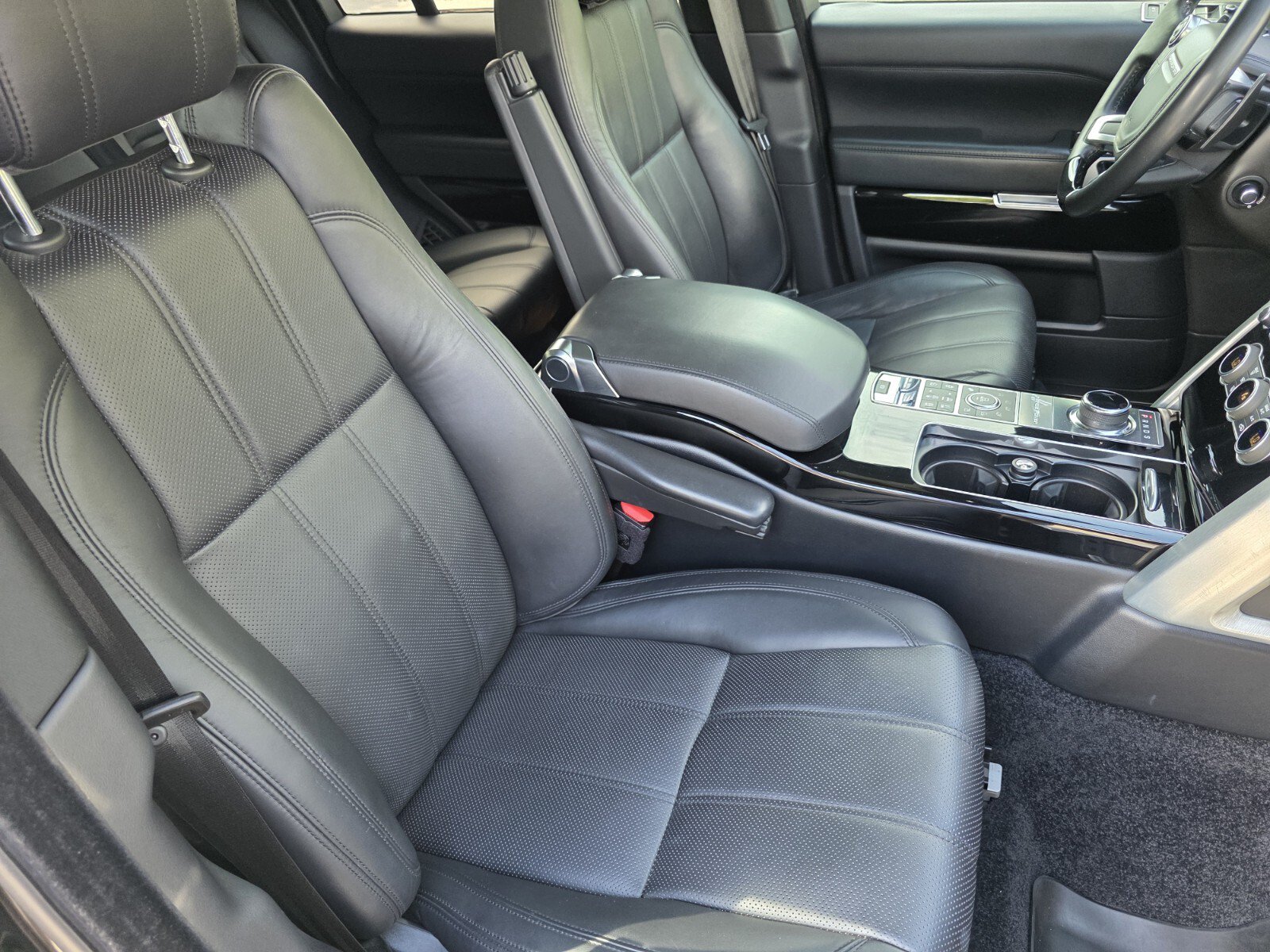 Used 2017 Land Rover Range Rover Supercharged AWD/4WD image 27