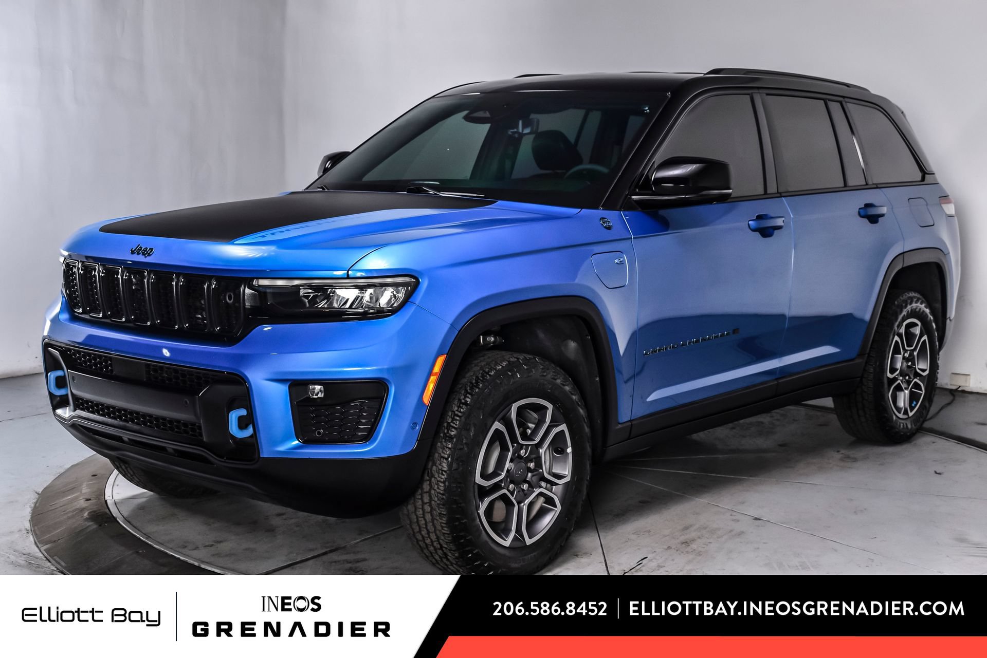 Used 2023 Jeep Grand Cherokee Trailhawk w/ Advanced Protech Group II