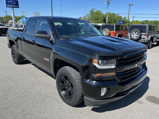 Used 2018 Chevrolet Silverado 1500 LT w/ Midnight Edition AWD/4WD image 10