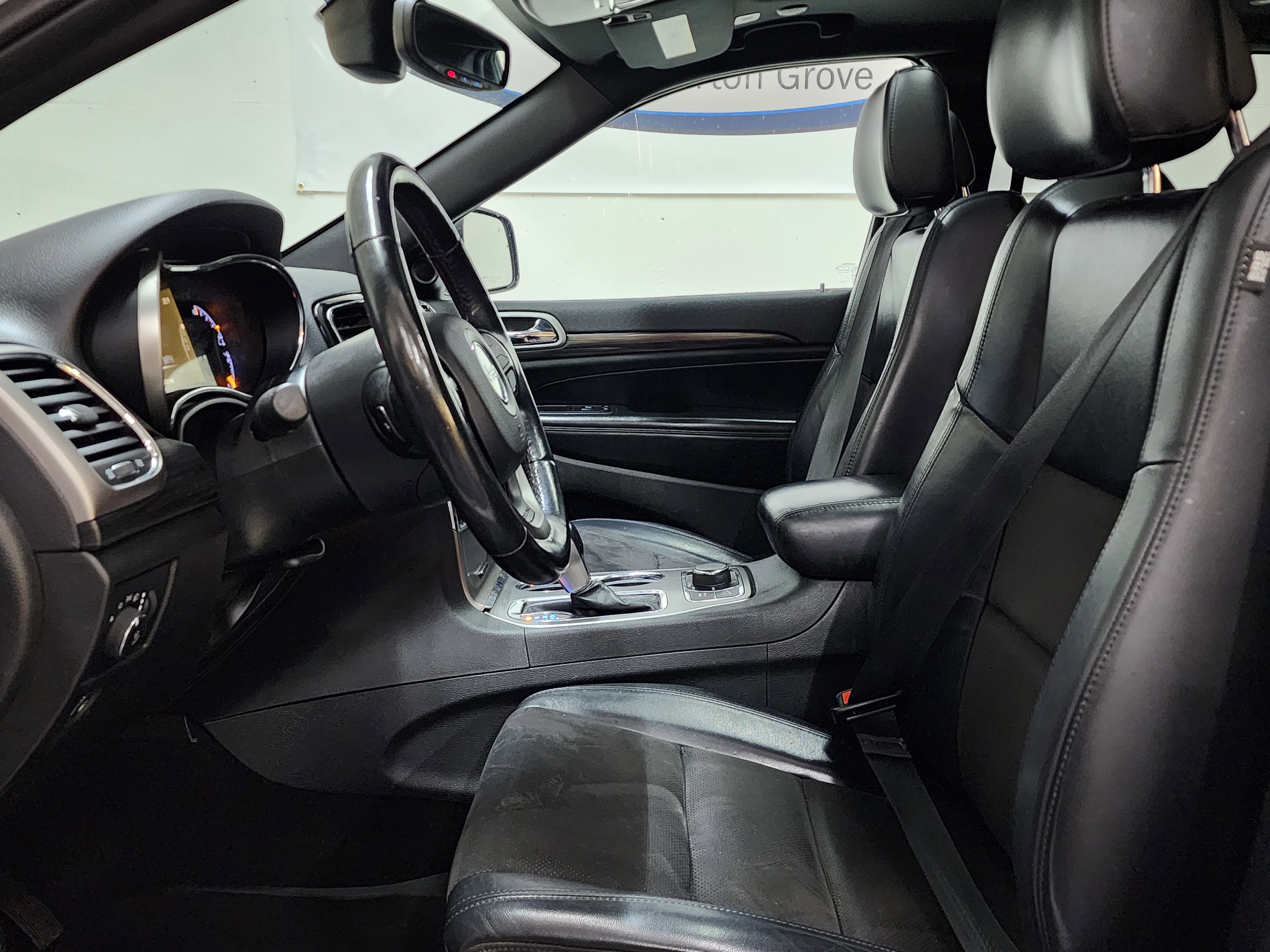 Used 2020 Jeep Grand Cherokee Laredo w/ Quick Order Package 2BN North image 13