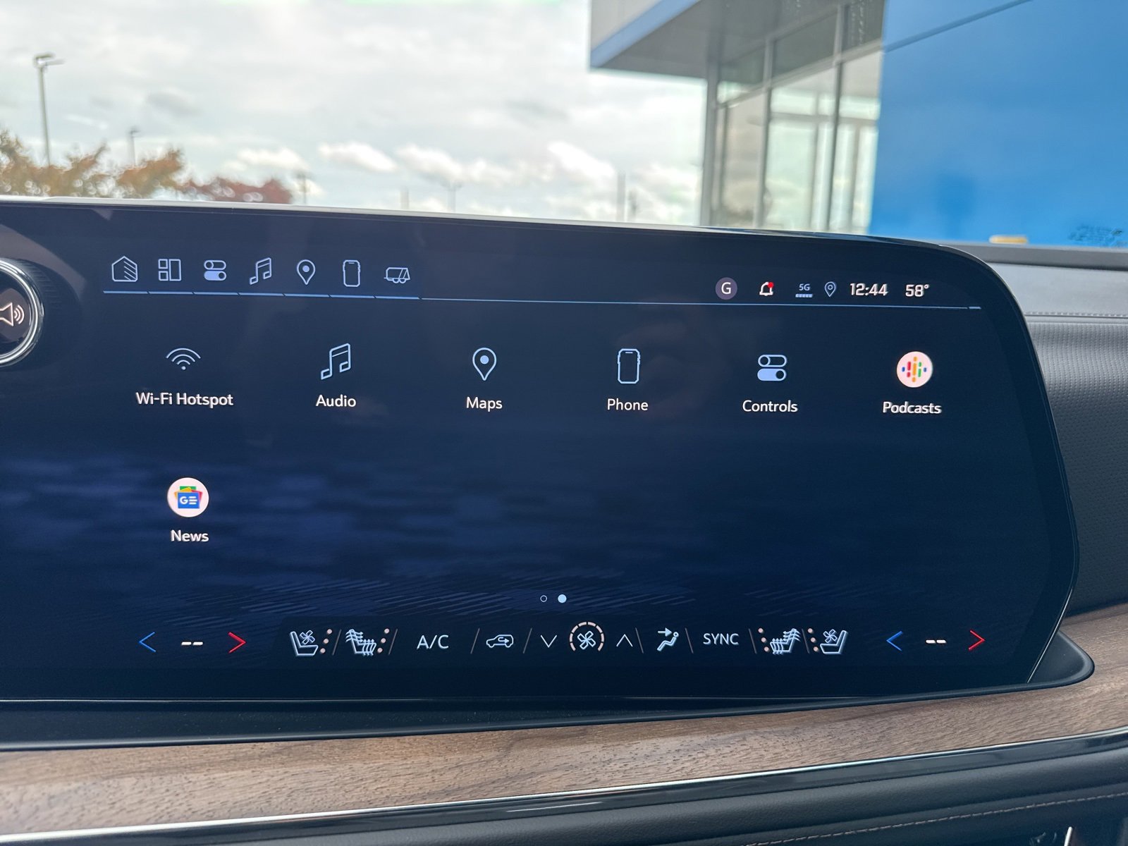 New 2025 Chevrolet Suburban High Country image 23