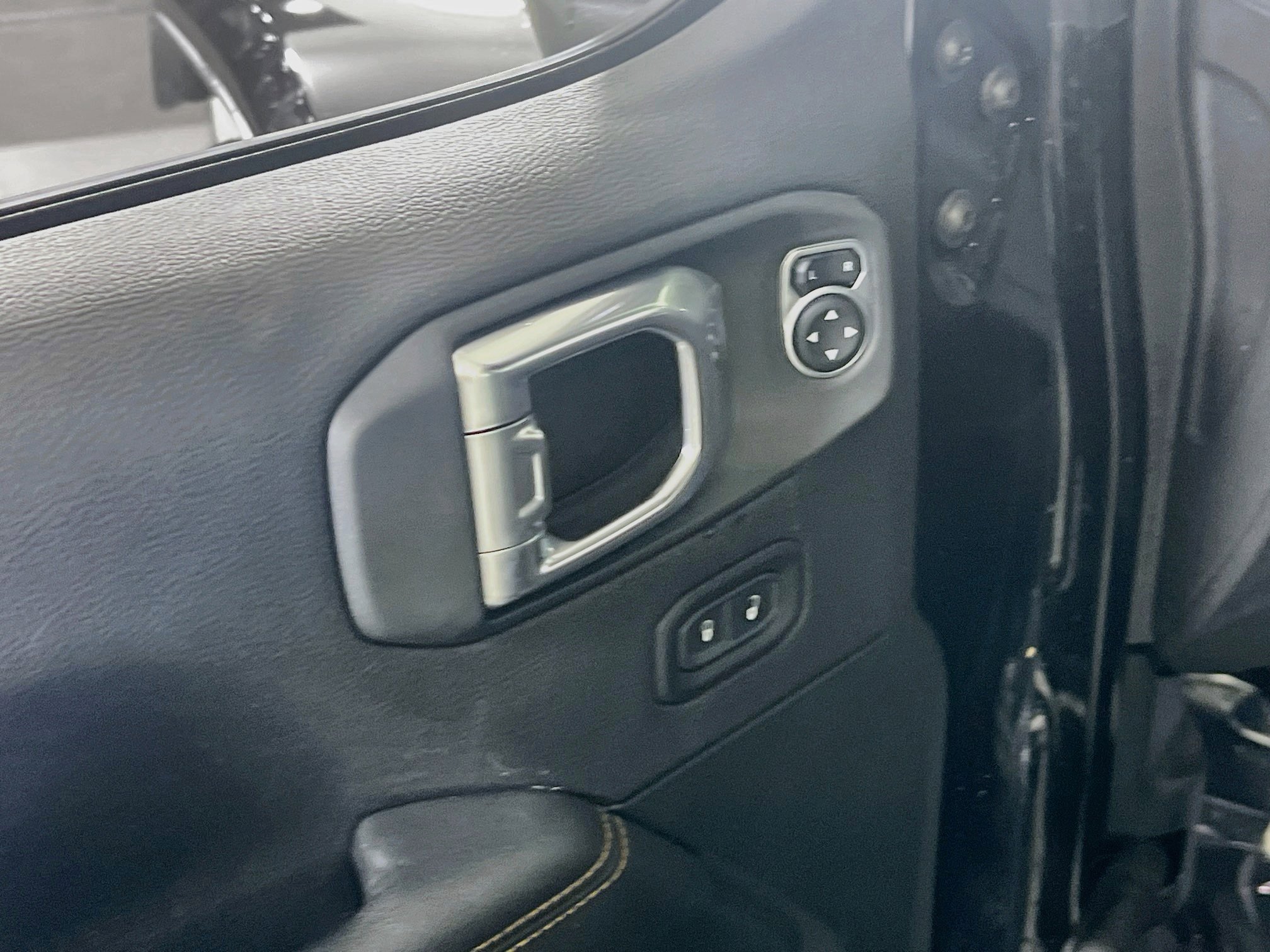 Used 2020 Jeep Wrangler Unlimited Sahara AWD/4WD image 18