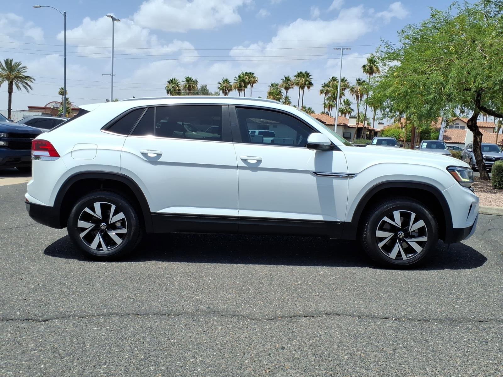 Certified 2021 Volkswagen Atlas Cross Sport SE FWD image 8