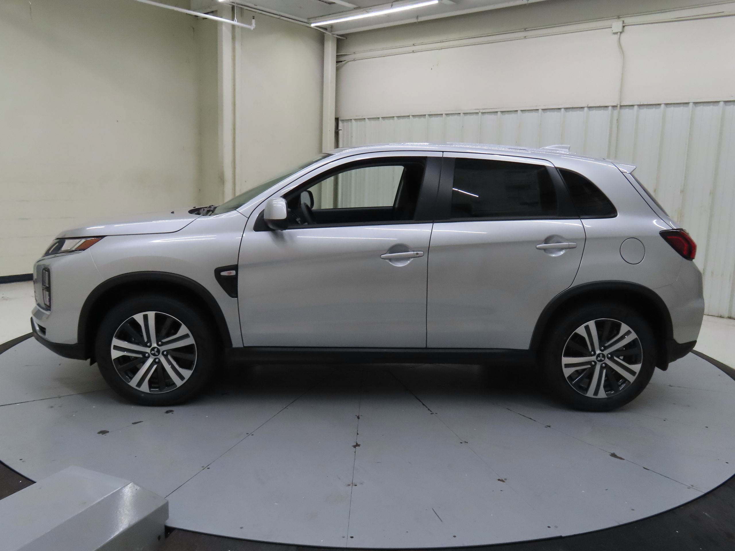 New 2025 Mitsubishi Outlander Sport ES image 6