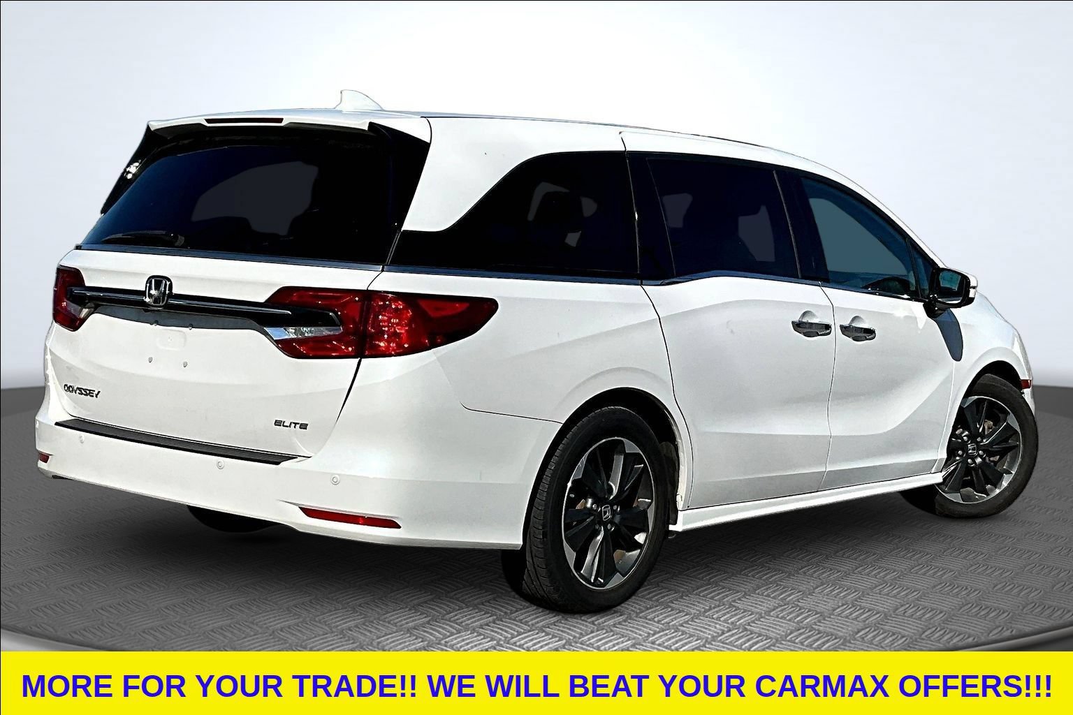 Used 2023 Honda Odyssey Elite image 5