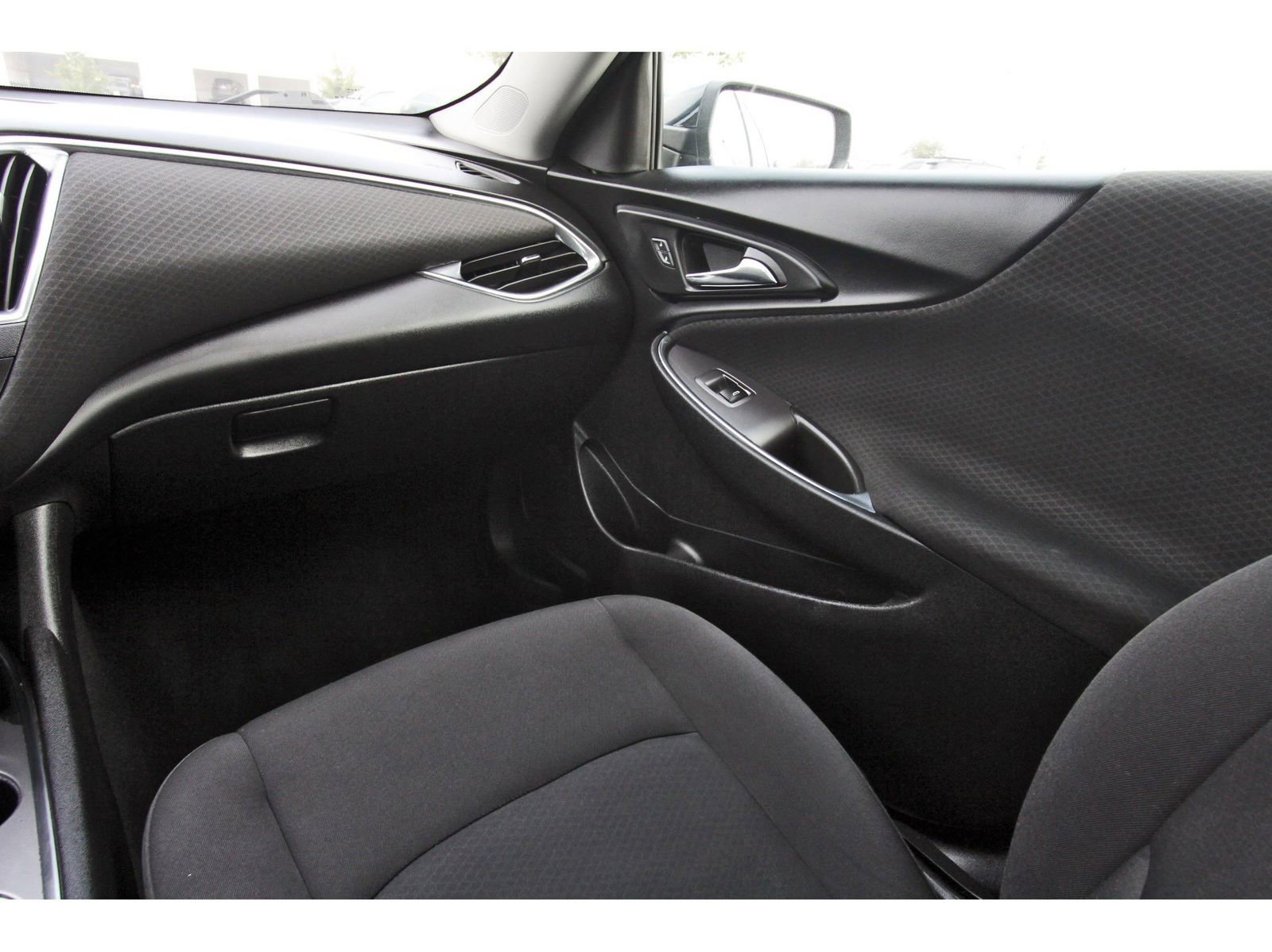 Used 2021 Chevrolet Malibu LT image 13