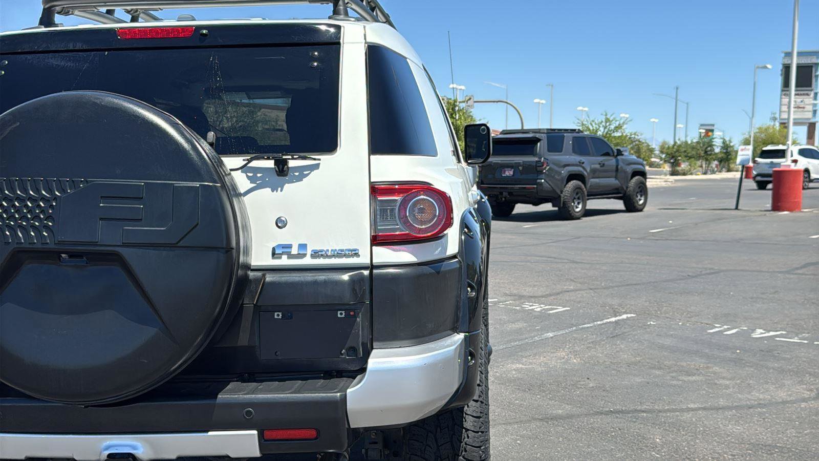 Used 2014 Toyota FJ Cruiser 4WD w/ Upgrade Package image 8