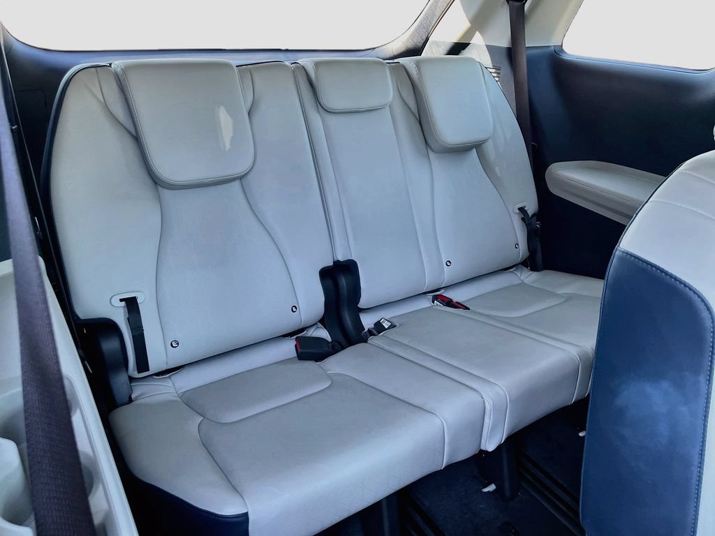 Certified 2026 Kia Carnival EX FWD image 32