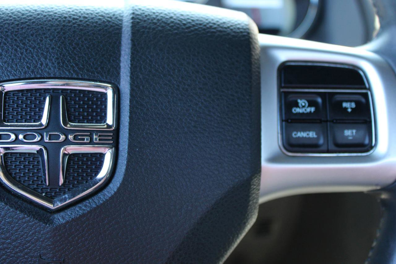Used 2014 Dodge Challenger SXT RWD image 21
