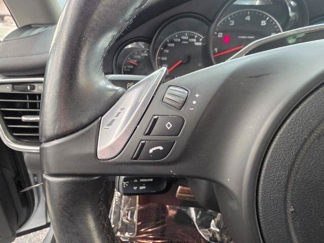 Used 2016 Porsche Panamera image 19