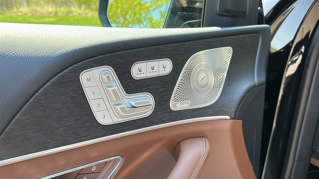 Used 2026 Mercedes-Benz GLS 450 4MATIC image 9