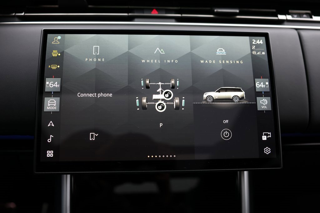 Used 2025 Land Rover Range Rover SE image 15