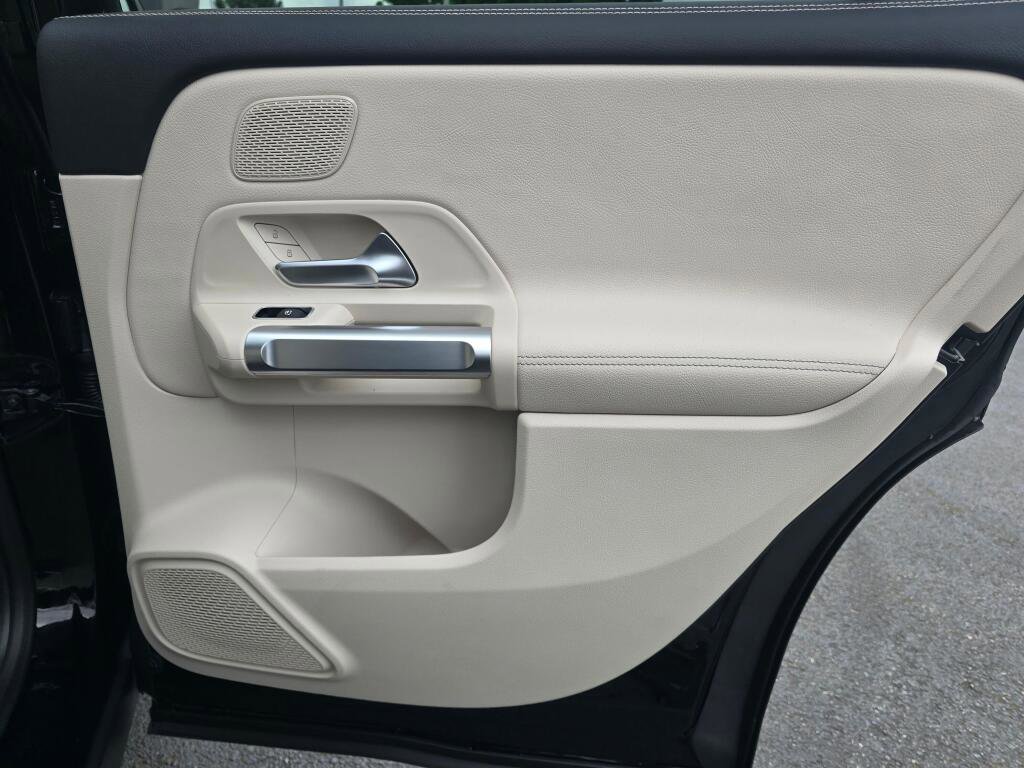 New 2026 Mercedes-Benz GLB 250 4MATIC image 25