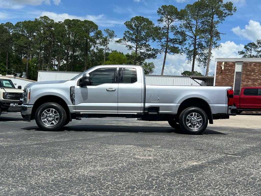 Used 2023 Ford F250 Lariat image 2
