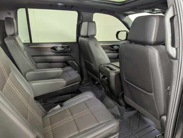 Used 2025 Chevrolet Suburban High Country AWD/4WD image 29
