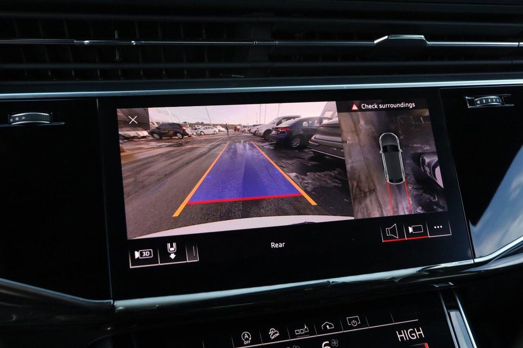 Used 2019 Audi Q8 Premium Plus w/ Premium Plus image 18