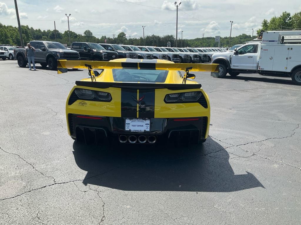 Used 2016 Chevrolet Corvette Z06 w/ Z07 Performance Package RWD image 6