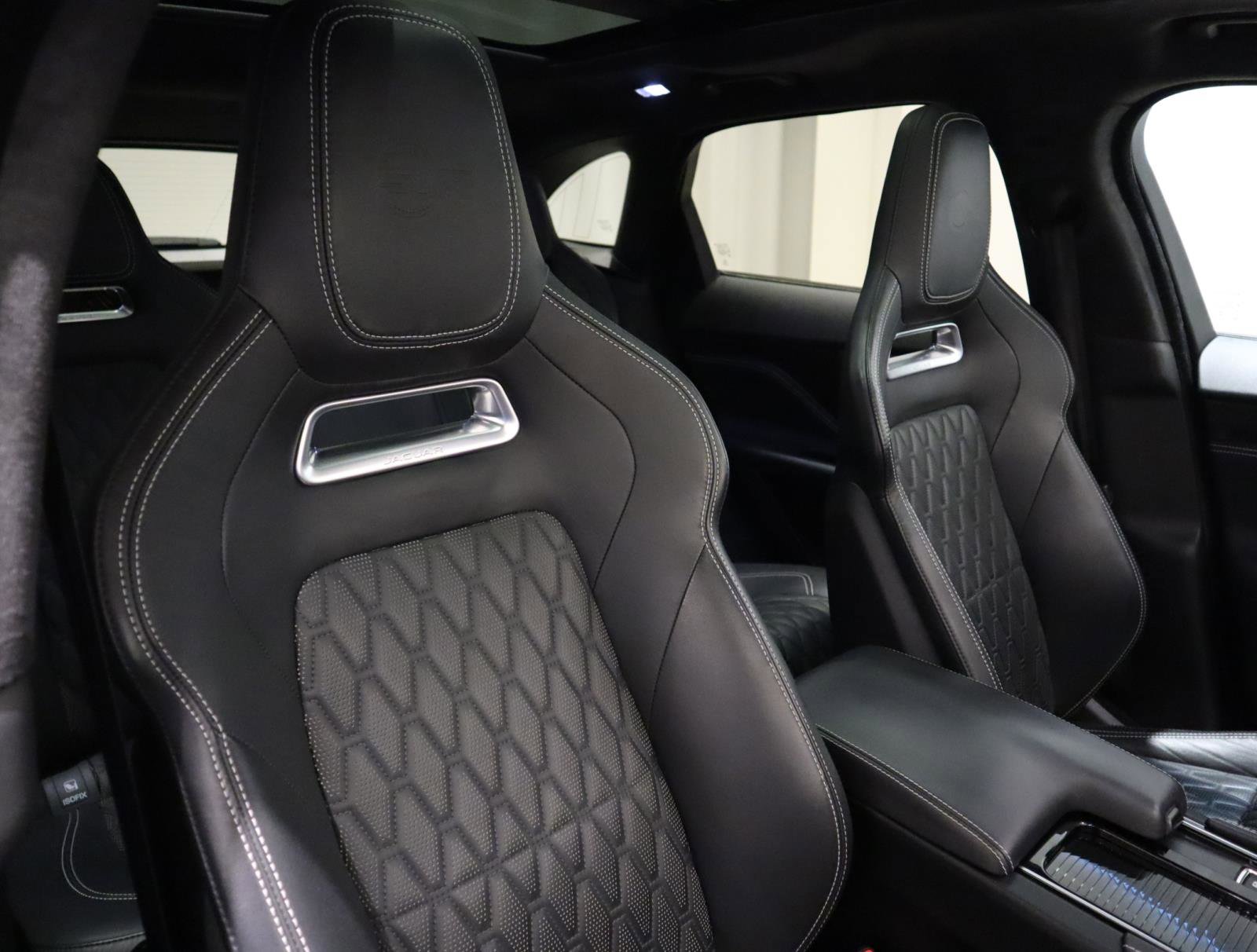 Used 2020 Jaguar F-PACE SVR image 17