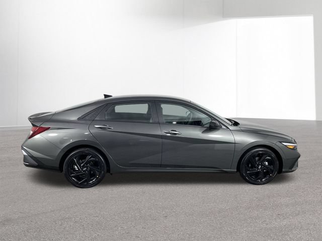 New 2026 Hyundai Elantra Sport FWD image 40