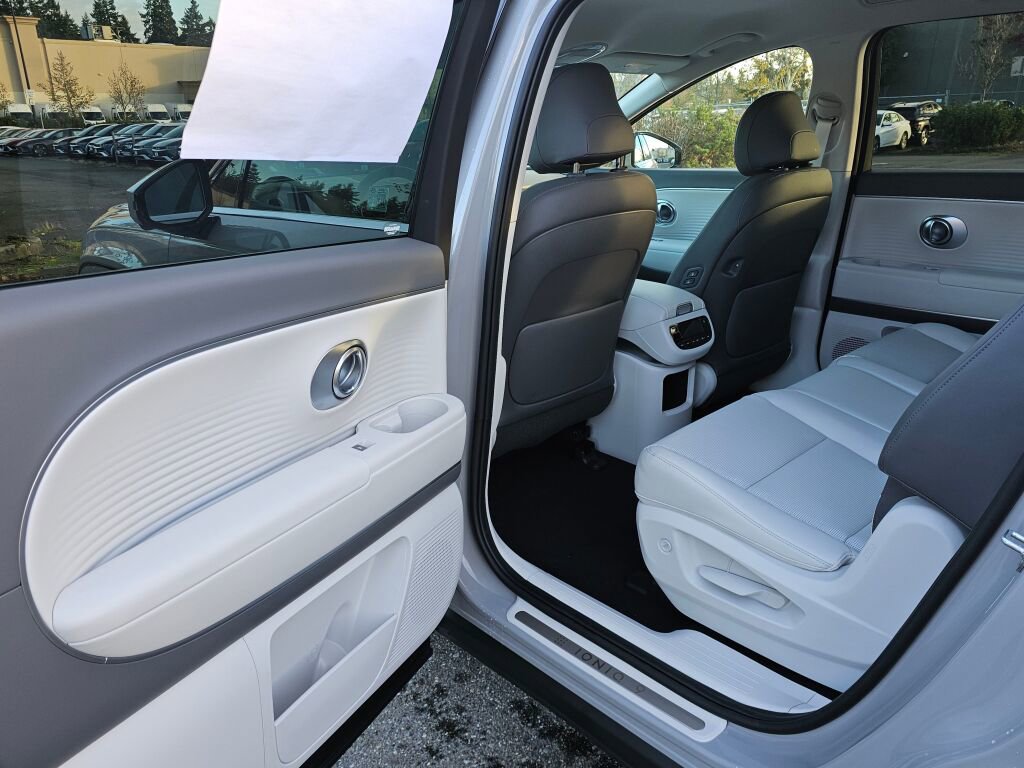 New 2026 Hyundai Ioniq 9 SEL image 13