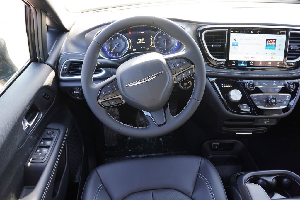 New 2026 Chrysler Pacifica Select w/ S Appearance Package image 14