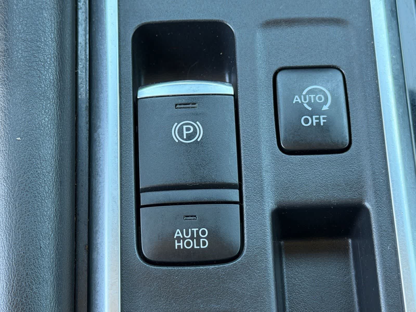 Used 2022 Nissan Pathfinder SL FWD image 25