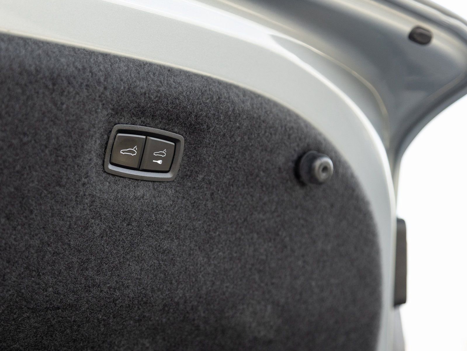 Used 2020 Porsche Taycan 4S image 30