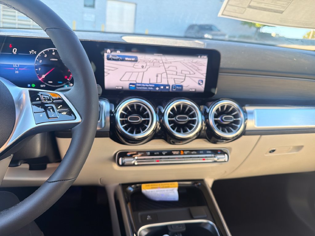 New 2026 Mercedes-Benz GLB 250 4MATIC image 18