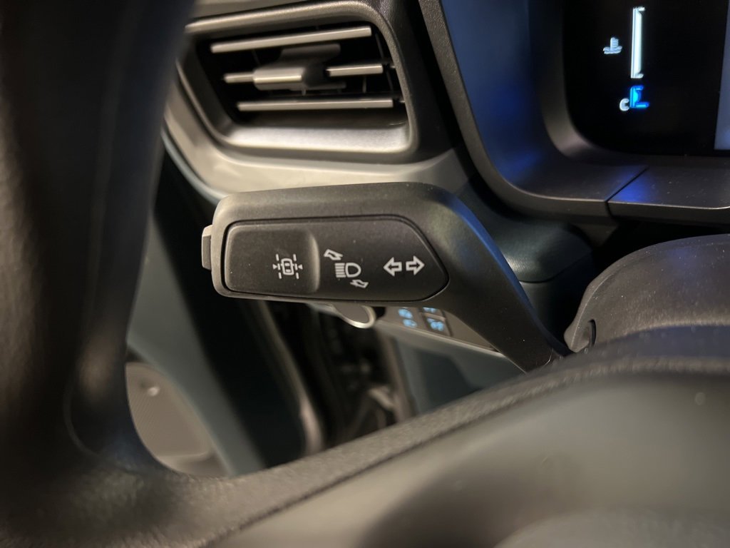 New 2025 Ford Maverick XL image 18