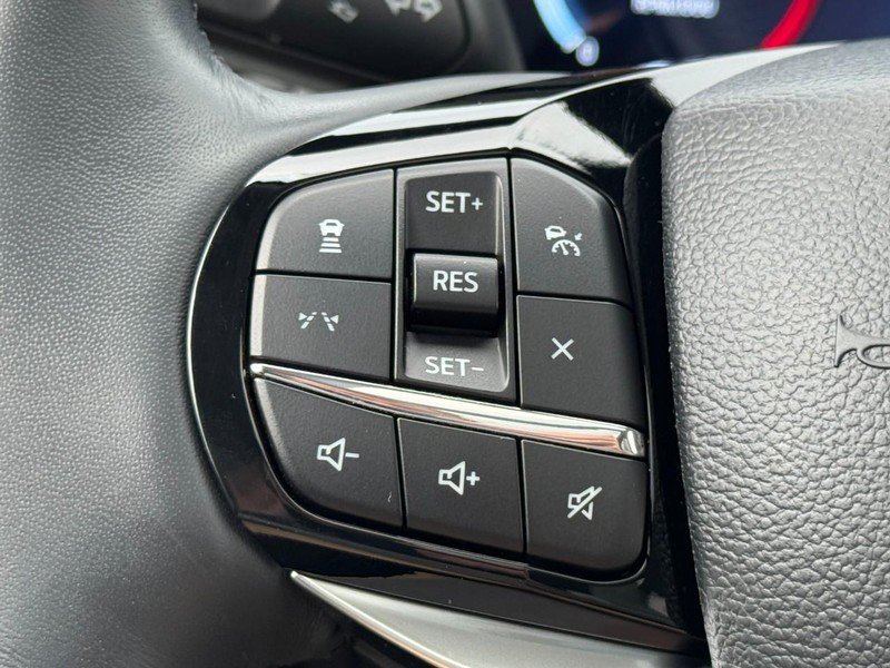 Used 2025 Ford Explorer Platinum w/ Ultimate Package AWD/4WD image 18