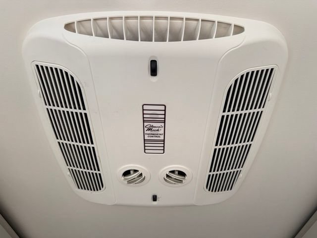 Used 2021 RAM ProMaster 3500 w/ Convenience Group FWD image 17