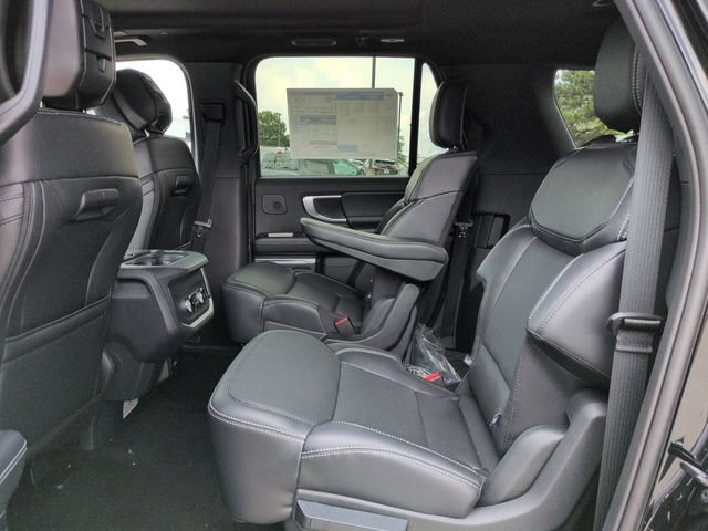New 2027 Ford Expedition Max Platinum w/ Stealth Performance Package AWD/4WD image 14