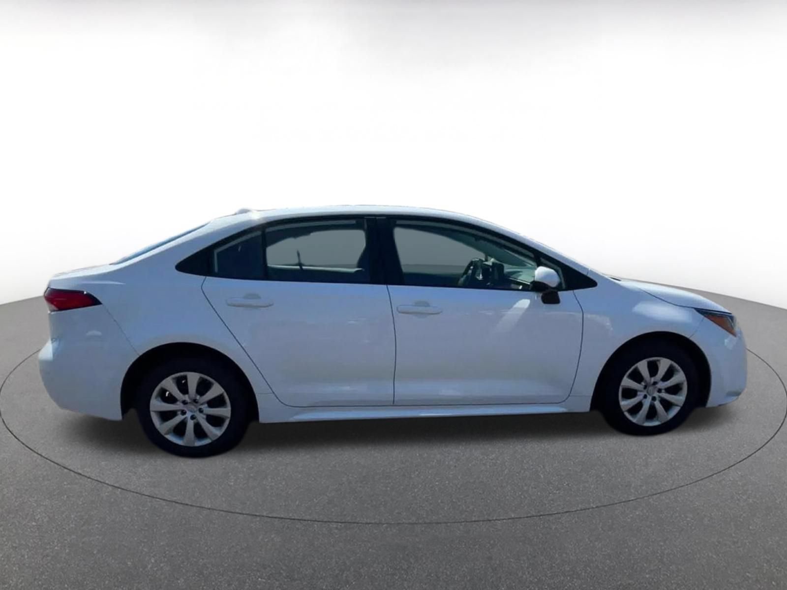 Used 2025 Toyota Corolla LE FWD image 16