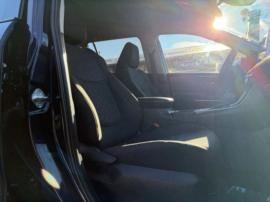Used 2024 Toyota RAV4 XLE image 21