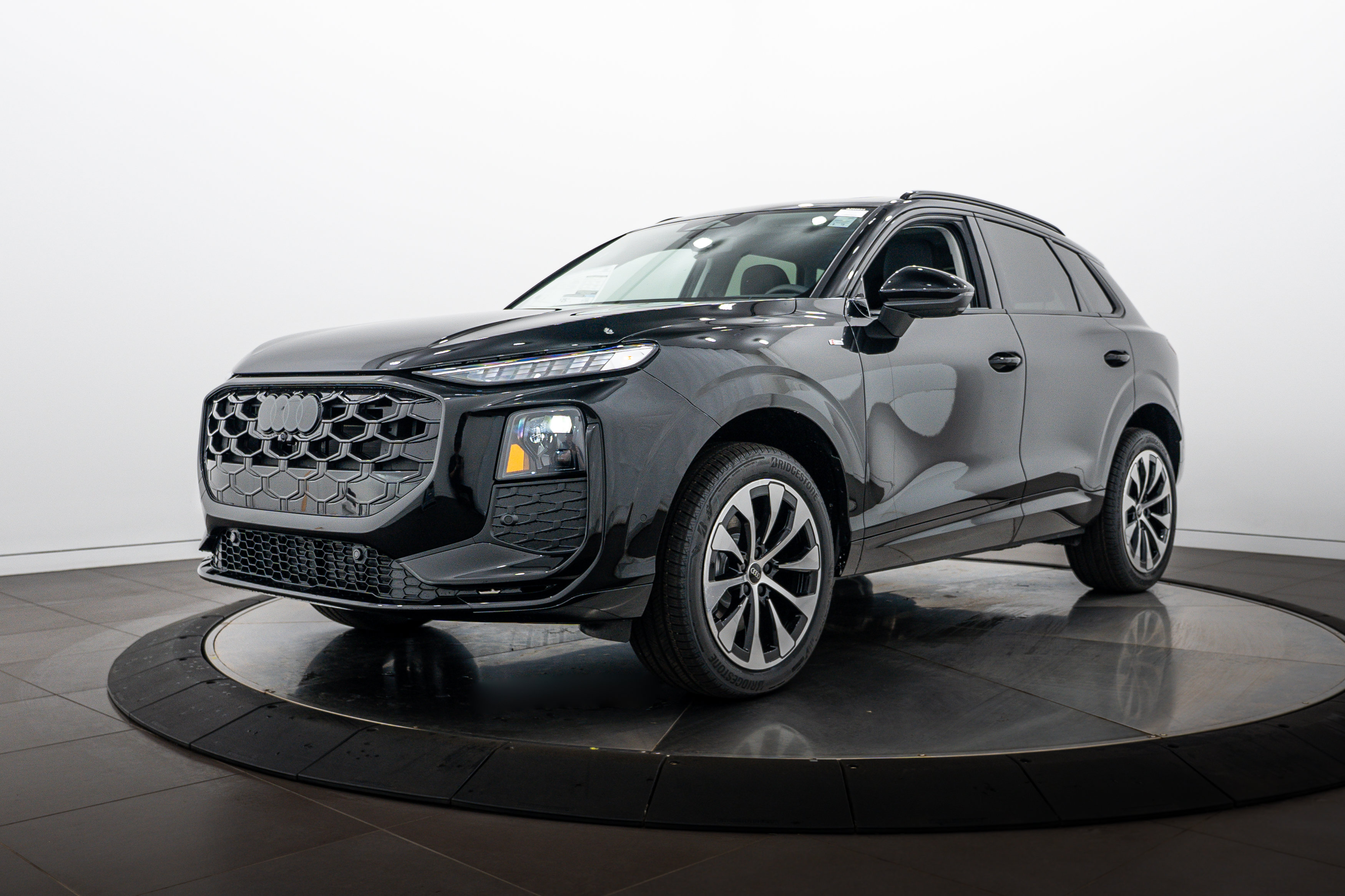 New 2026 Audi Q3 quattro 2.0T AWD/4WD image 6
