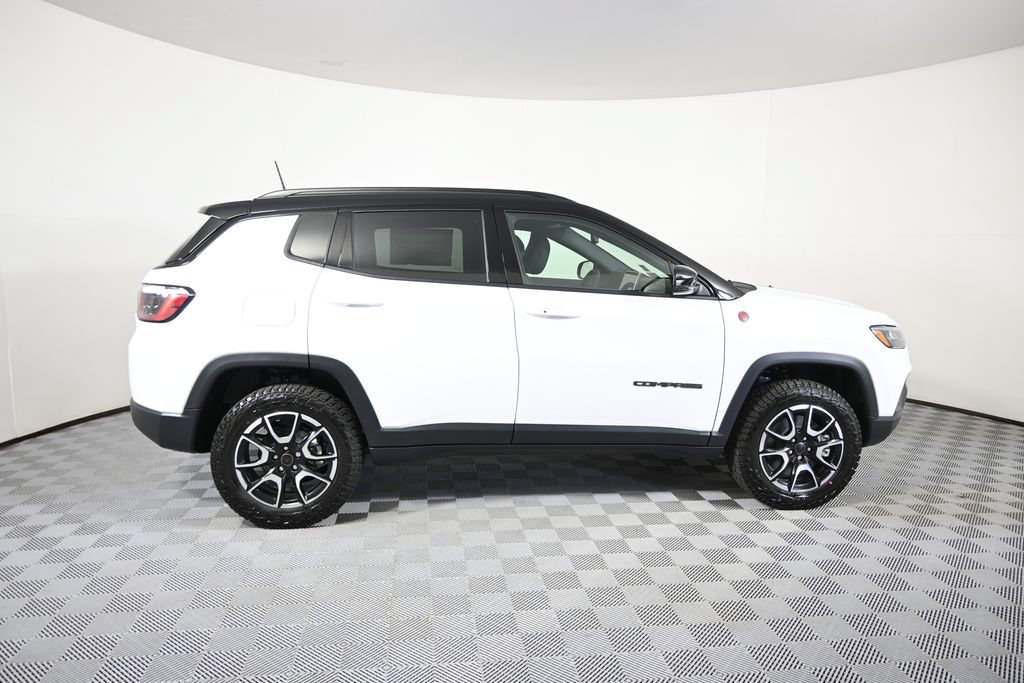 New 2026 Jeep Compass Trailhawk w/ Sun, Sound & Navigation Group AWD/4WD image 7