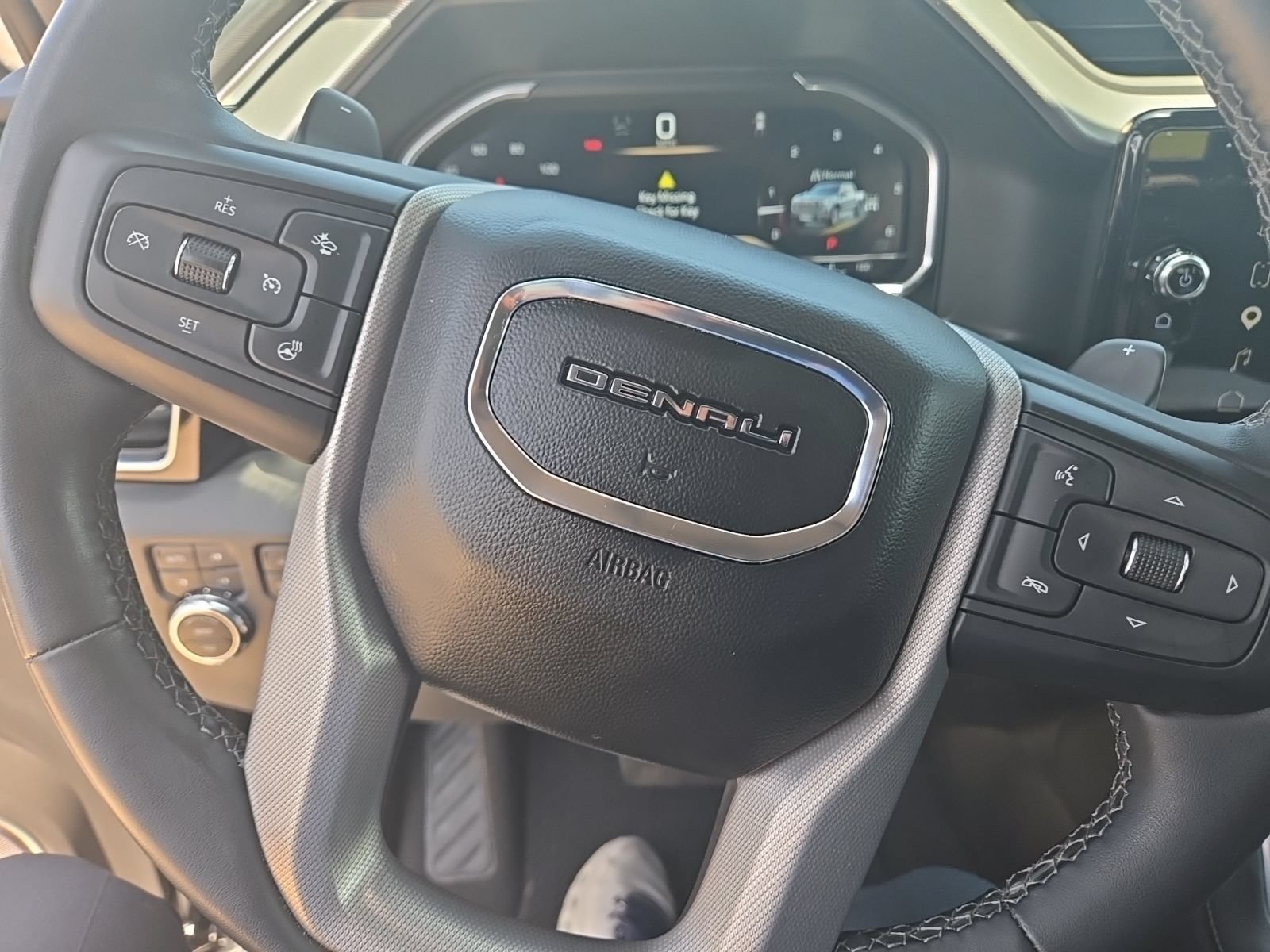 Used 2023 GMC Sierra 1500 Denali w/ Denali Reserve Package AWD/4WD image 18