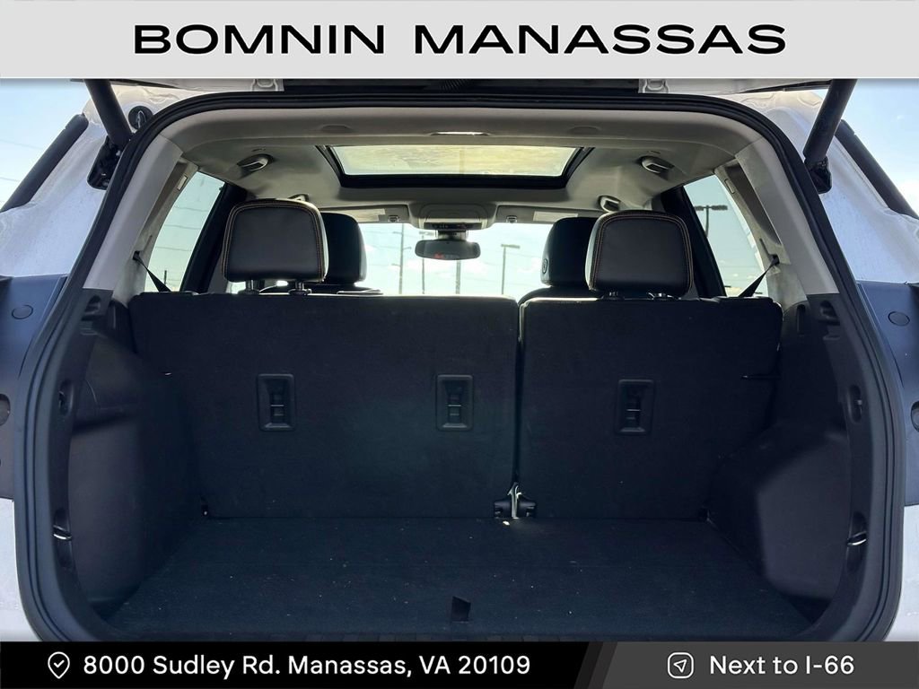 Certified 2022 GMC Terrain AT4 w/ Infotainment Package II image 11