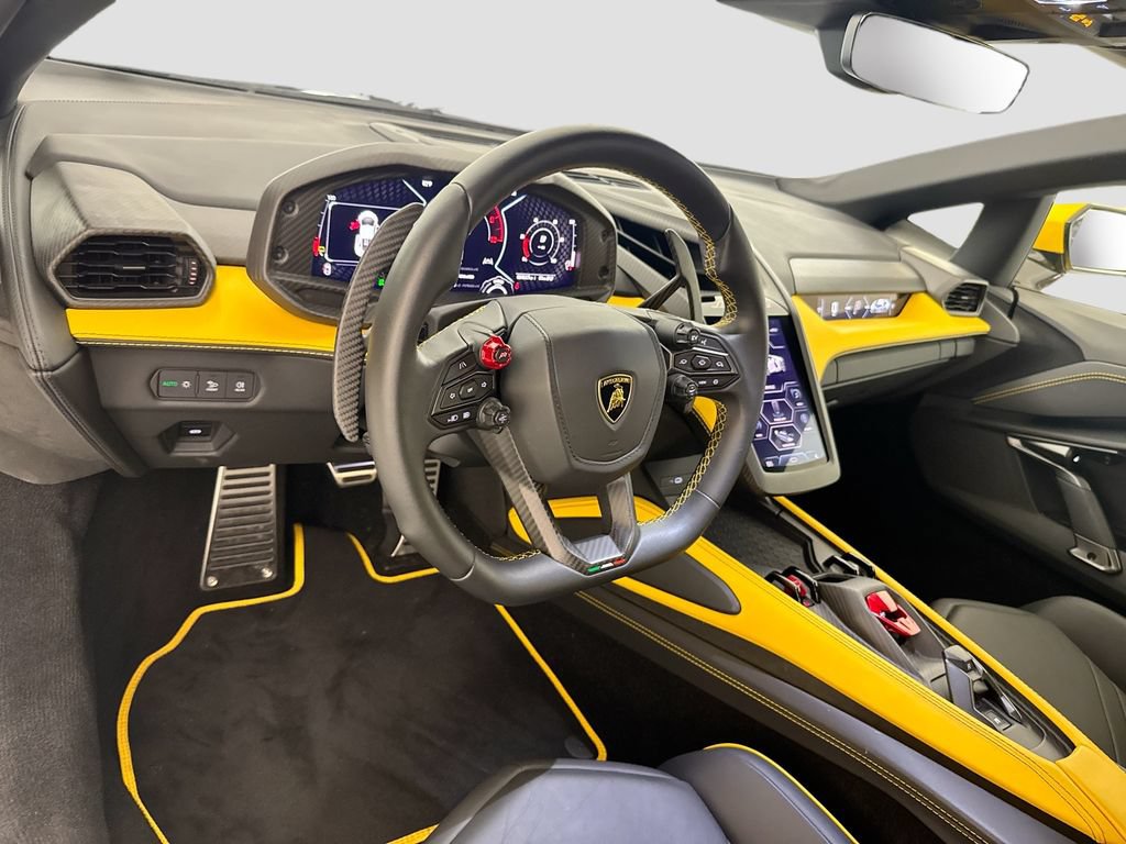 Used 2024 Lamborghini Revuelto AWD/4WD image 9