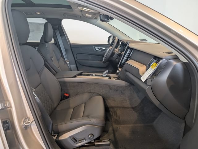 Used 2026 Volvo XC60 B5 Plus w/ Climate Package AWD/4WD image 31