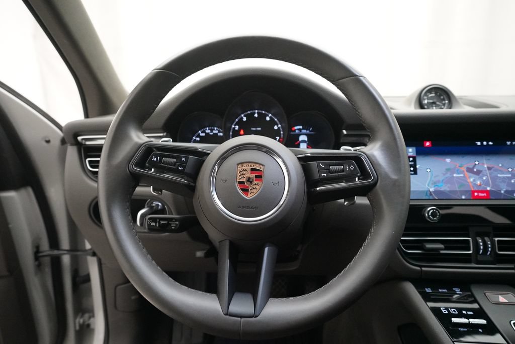 Certified 2023 Porsche Macan AWD/4WD image 20