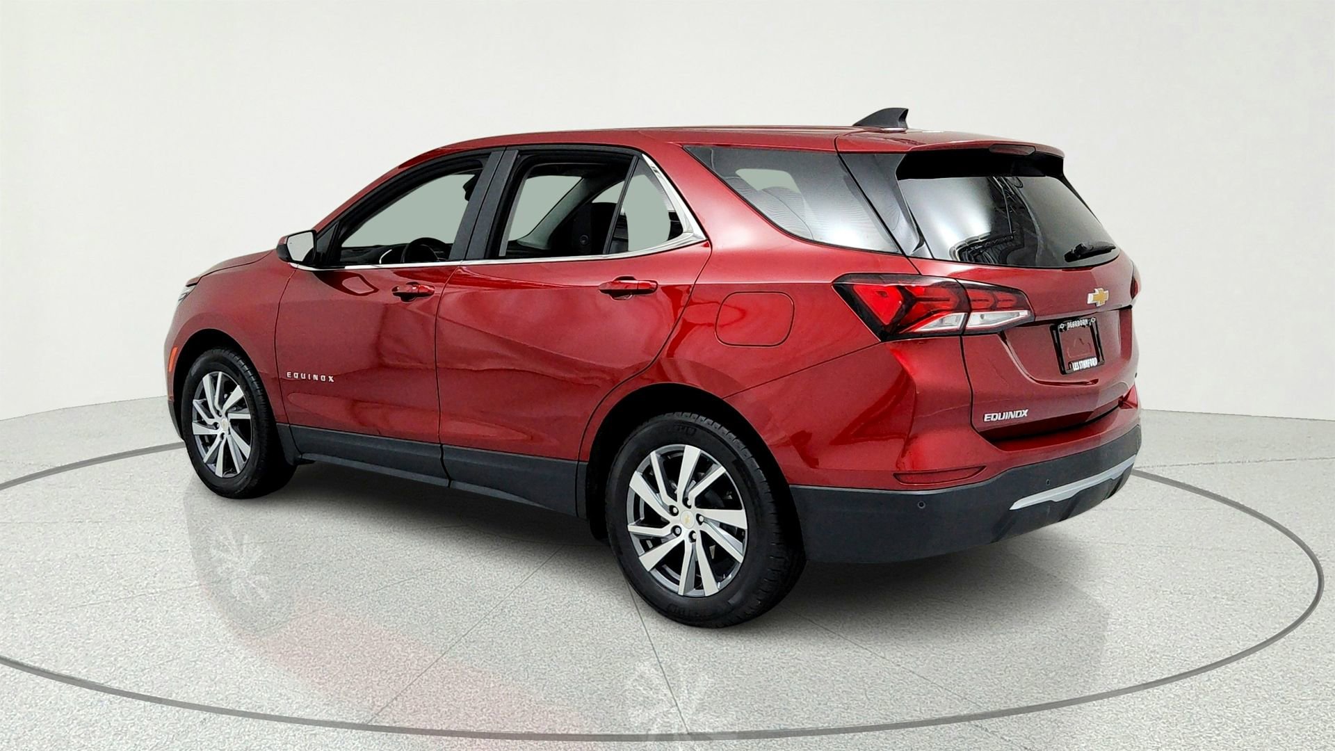 Certified 2024 Chevrolet Equinox LT w/ LPO, Floor Liner Package FWD image 3